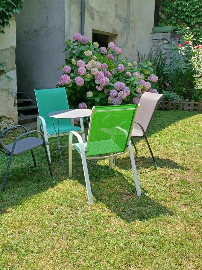 Bed and Breakfast Les Glycines Ле-Виган Экстерьер фото